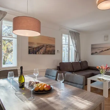 River View Apartment *