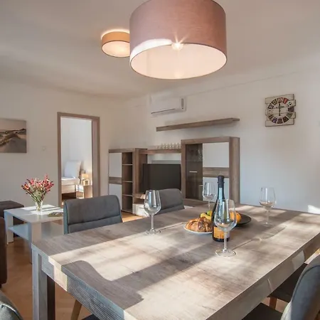 River View Apartment *